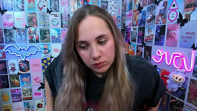 Snapshot of MiaMilas chatting on October 2025 04:29:01 PM MiaMilas online show from October 2025 04:29:01 PM