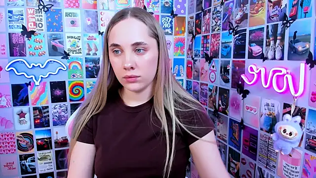 MiaMilas online show from April 2026 01:41:01 PM