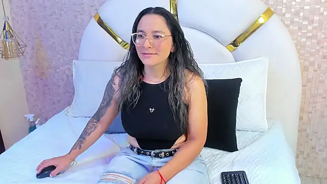 sophie 1 online show from February 2025 03:31:02 AM