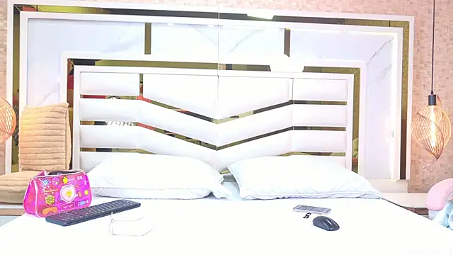 sophie 1 online show from October 2025 03:51:02 AM