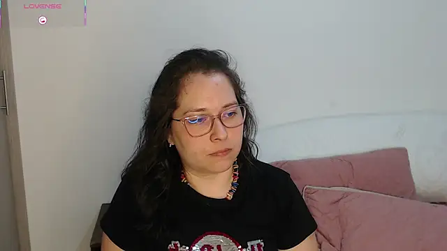 May Carlier online show from April 2026 01:11:01 AM