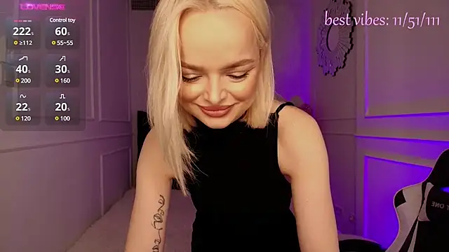 Snapshot of horny_blondiee chatting on February 2025 08:29:02 AM horny blondiee online show from February 2025 08:29:02 AM