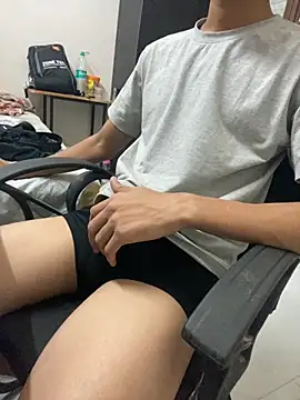 Snapshot of wknows2 chatting on October 2025 11:07:02 AM wknows2 online show from October 2025 11:07:02 AM