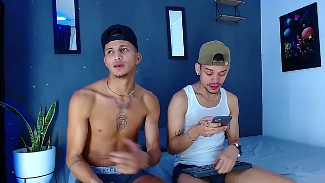 Snapshot of Friendsofeverything_ chatting on December 2024 03:19:01 PM Friendsofeverything online show from December 2024 03:19:01 PM