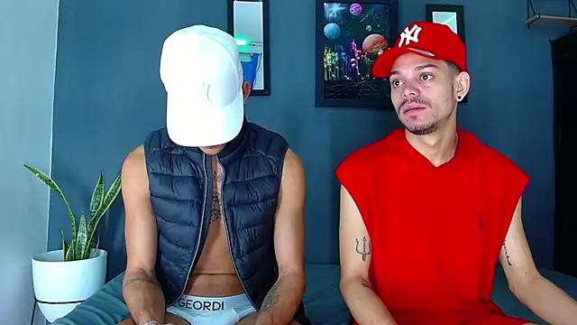 Snapshot of Friendsofeverything_ chatting on December 2024 12:40:02 PM Friendsofeverything online show from December 2024 12:40:02 PM