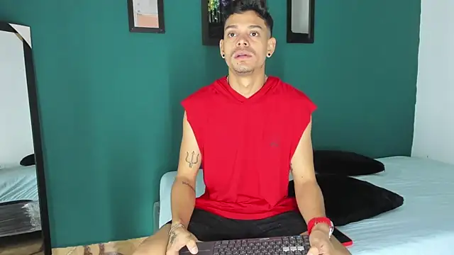 Snapshot of Friendsofeverything_ chatting on March 2025 01:14:02 PM Friendsofeverything online show from March 2025 01:14:02 PM