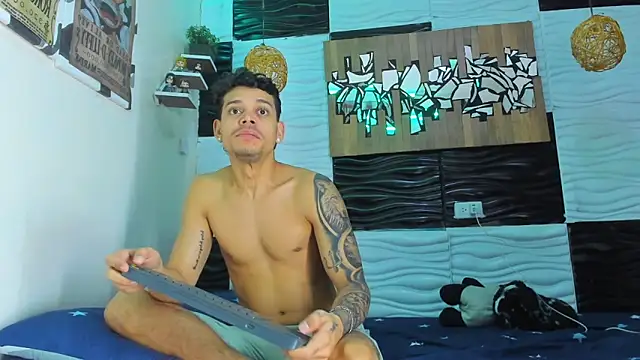 Snapshot of Friendsofeverything_ chatting on December 2025 01:27:02 PM Friendsofeverything online show from December 2025 01:27:02 PM