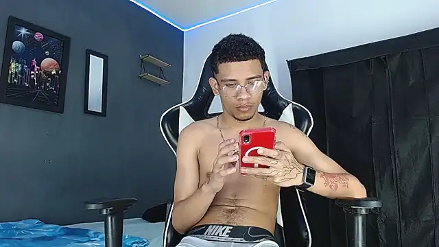 Snapshot of Romancartier_1 chatting on December 2024 03:47:02 AM Romancartier 1 online show from December 2024 03:47:02 AM