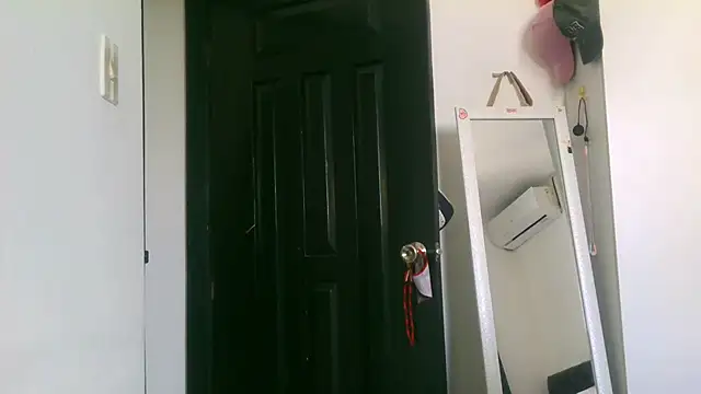 Anne kis online show from November 2025 05:01:02 PM