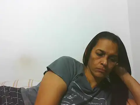 latinbrunettet online show from November 2025 01:34:01 PM