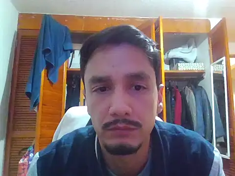 Ginessy online show from December 2025 07:32:01 PM