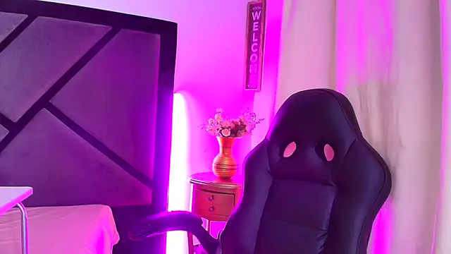 Snapshot of GabrielaDurann chatting on October 2025 08:31:01 PM GabrielaDurann online show from October 2025 08:31:01 PM