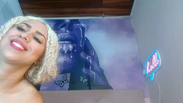 Snapshot of Lucy_White__ chatting on January 2025 05:46:02 AM Lucy White online show from January 2025 05:46:02 AM