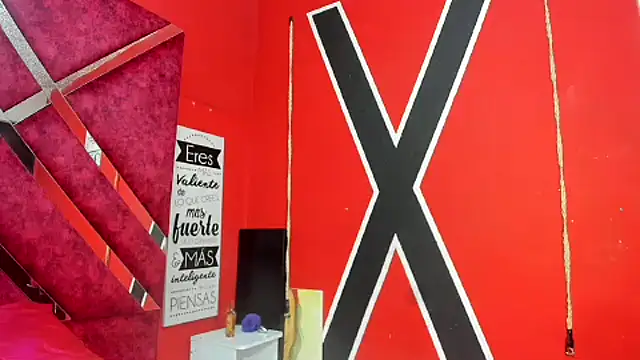 Snapshot of Lucy_White__ chatting on January 2025 12:23:01 AM Lucy White online show from January 2025 12:23:01 AM