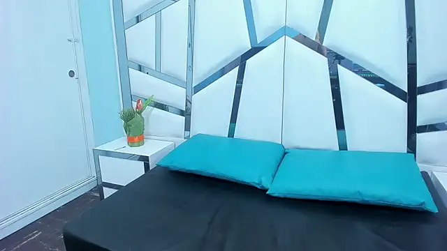 Snapshot of Lucy_White__ chatting on November 2025 07:38:02 PM Lucy White online show from November 2025 07:38:02 PM