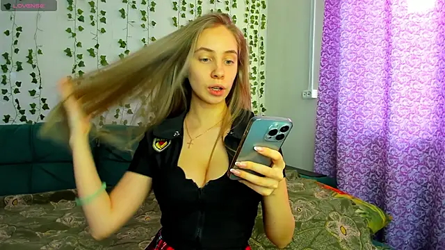 Snapshot of Kitty_Katrine chatting on February 2025 11:00:02 AM Kitty Katrine online show from February 2025 11:00:02 AM