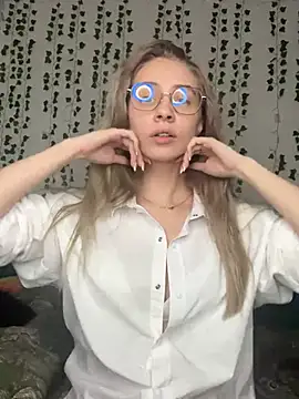 Snapshot of Kitty_Katrine chatting on February 2025 01:55:02 PM Kitty Katrine online show from February 2025 01:55:02 PM