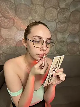 Snapshot of Kitty_Katrine chatting on October 2025 01:32:01 PM Kitty Katrine online show from October 2025 01:32:01 PM