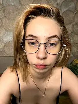 Snapshot of Kitty_Katrine chatting on October 2025 03:07:02 AM Kitty Katrine online show from October 2025 03:07:02 AM