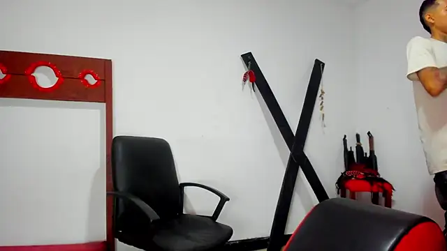 Hana and Zeta online show from March 2025 12:26:01 PM