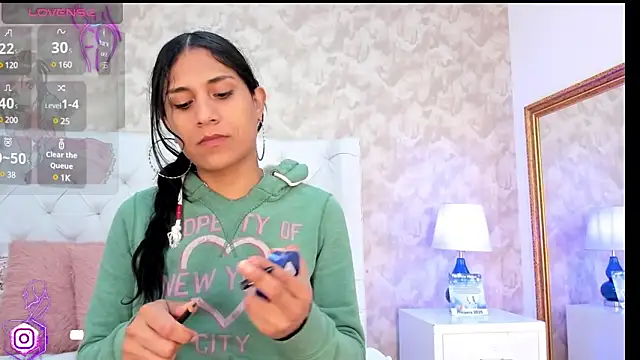 Snapshot of Eliza_Thaylor__ chatting on January 2025 02:52:01 PM Eliza Thaylor online show from January 2025 02:52:01 PM