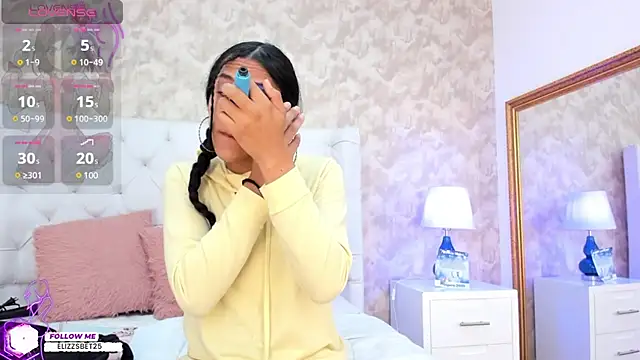 Snapshot of Eliza_Thaylor__ chatting on January 2025 12:26:02 PM Eliza Thaylor online show from January 2025 12:26:02 PM