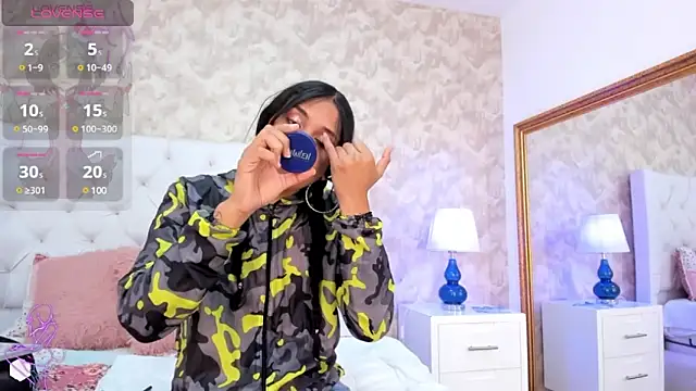 Snapshot of Eliza_Thaylor__ chatting on January 2025 02:02:02 PM Eliza Thaylor online show from January 2025 02:02:02 PM