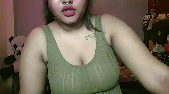 Snapshot of Your-love-12 chatting on February 2025 01:32:01 PM Your-love-12 online show from February 2025 01:32:01 PM