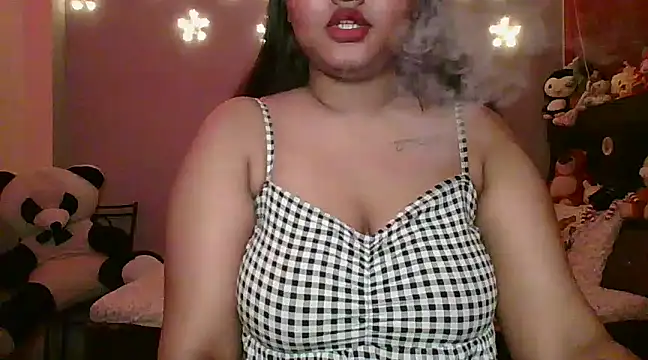 Snapshot of Your-love-12 chatting on February 2025 04:51:01 PM Your-love-12 online show from February 2025 04:51:01 PM