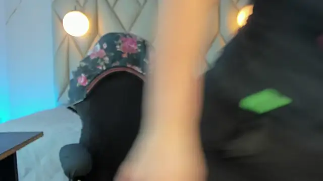 angelswets online show from December 2025 01:53:01 PM