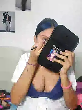 Snapshot of azulzulix chatting on February 2025 01:55:01 AM azulzulix online show from February 2025 01:55:01 AM