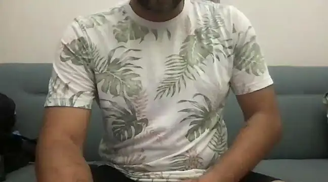 Snapshot of pe_netrad0r chatting on January 2025 07:45:01 AM pe netrad0r online show from January 2025 07:45:01 AM