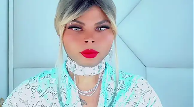 Snapshot of AdanKinng chatting on December 2024 06:14:01 AM AdanKinng online show from December 2024 06:14:01 AM