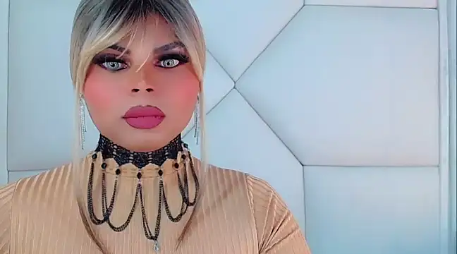 Snapshot of AdanKinng chatting on December 2024 04:42:02 AM AdanKinng online show from December 2024 04:42:02 AM