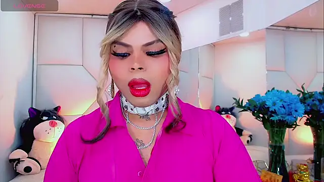 Snapshot of AdanKinng chatting on November 2025 12:48:02 PM AdanKinng online show from November 2025 12:48:02 PM