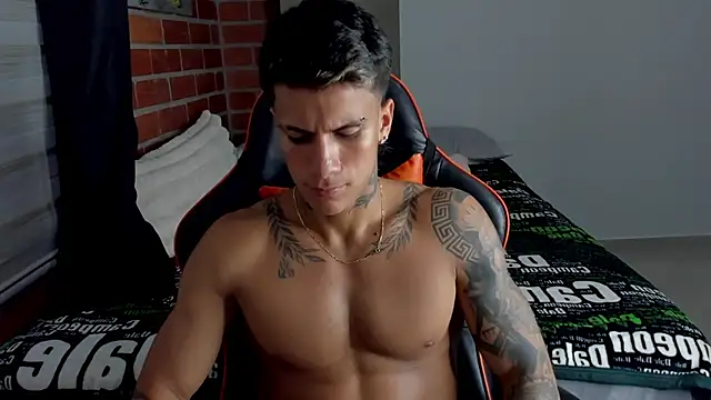 Snapshot of pettergrey1 chatting on November 2025 10:42:02 PM pettergrey1 online show from November 2025 10:42:02 PM