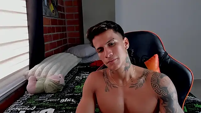 Snapshot of pettergrey1 chatting on November 2025 09:26:02 PM pettergrey1 online show from November 2025 09:26:02 PM