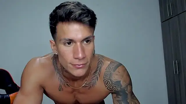 Snapshot of pettergrey1 chatting on February 2026 11:36:01 PM pettergrey1 online show from February 2026 11:36:01 PM