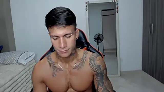 Snapshot of pettergrey1 chatting on February 2026 12:25:01 PM pettergrey1 online show from February 2026 12:25:01 PM