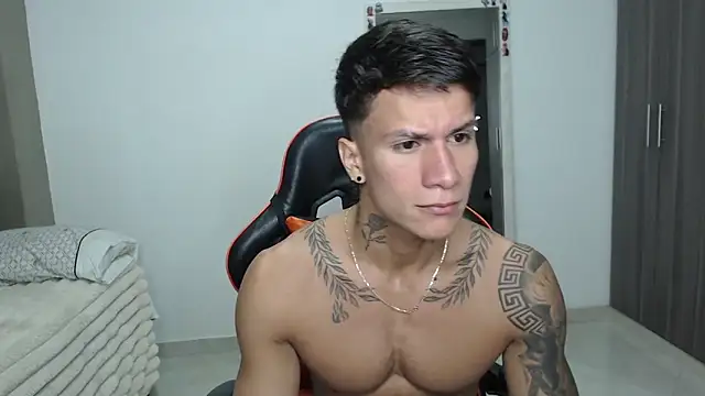 Snapshot of pettergrey1 chatting on February 2026 11:17:01 AM pettergrey1 online show from February 2026 11:17:01 AM