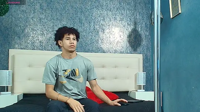 Erick Zhimerman online show from November 2025 04:58:02 AM