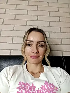 Snapshot of Loly_Horny chatting on April 2026 01:05:02 AM Loly Horny online show from April 2026 01:05:02 AM