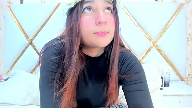 Snapshot of LaurenHu chatting on January 2025 04:39:02 AM LaurenHu online show from January 2025 04:39:02 AM