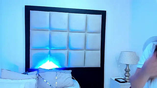 Snapshot of LaurenHu chatting on February 2025 08:57:01 AM LaurenHu online show from February 2025 08:57:01 AM