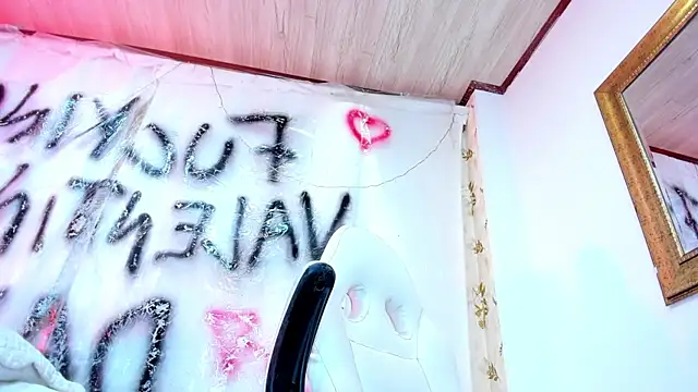 Snapshot of LaurenHu chatting on February 2025 01:18:02 PM LaurenHu online show from February 2025 01:18:02 PM