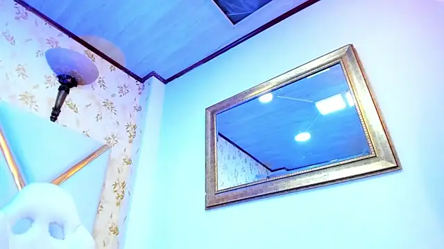 Snapshot of LaurenHu chatting on March 2025 07:02:02 AM LaurenHu online show from March 2025 07:02:02 AM