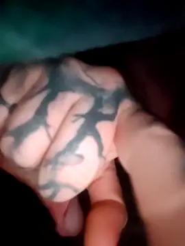 Snapshot of B1GBoyUk chatting on December 2025 01:43:02 AM B1GBoyUk online show from December 2025 01:43:02 AM