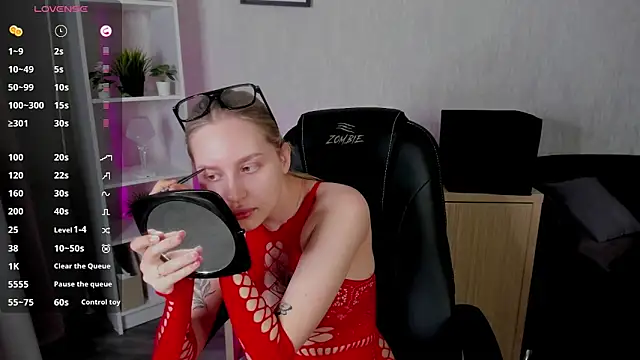 Carol  Cox online show from February 2025 10:22:02 PM