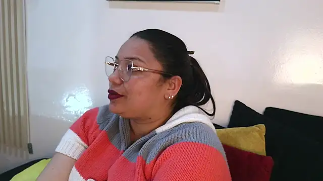 Snapshot of virtual_charm chatting on January 2026 07:11:01 PM virtual charm online show from January 2026 07:11:01 PM