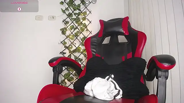 darkviper26 online show from April 2026 11:35:02 PM